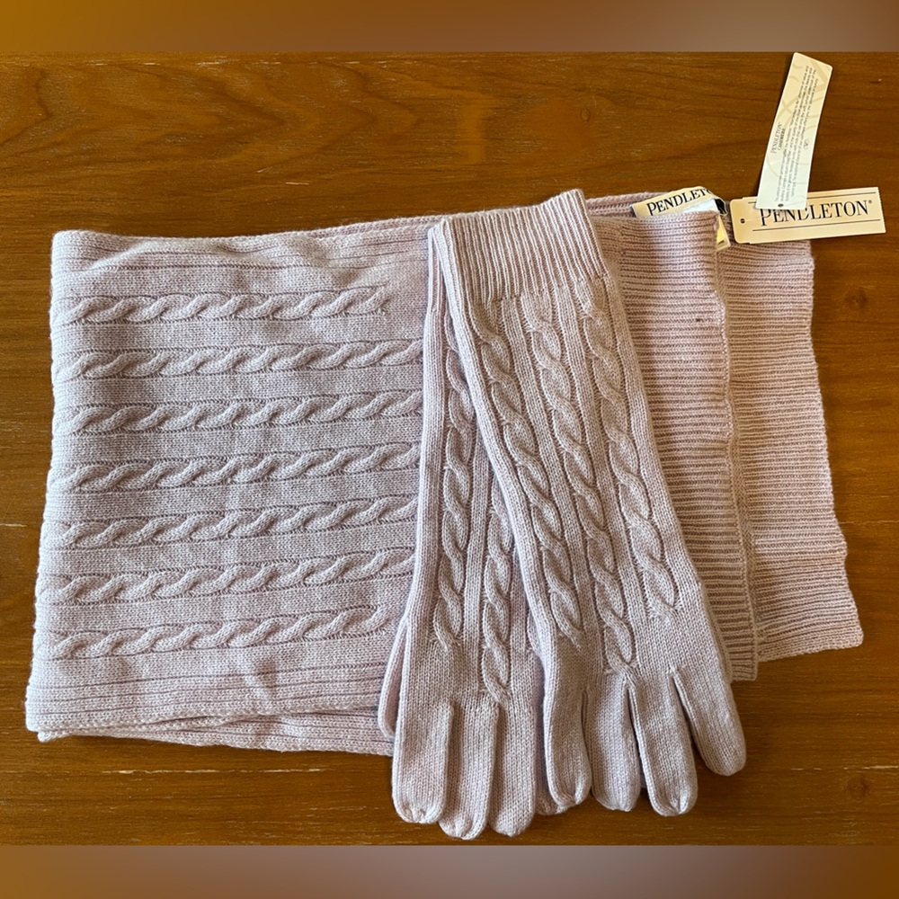 Pendleton • NWT Cashmere Cable Knit Scarf & Gloves Set • Lavender